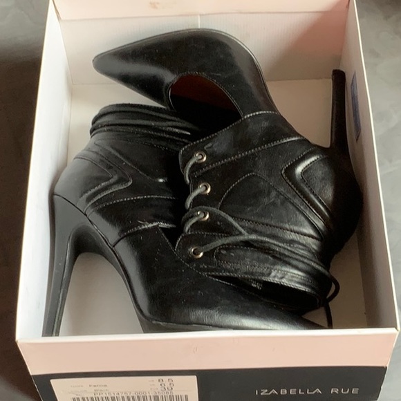 Izabella rue heals - Picture 2 of 4